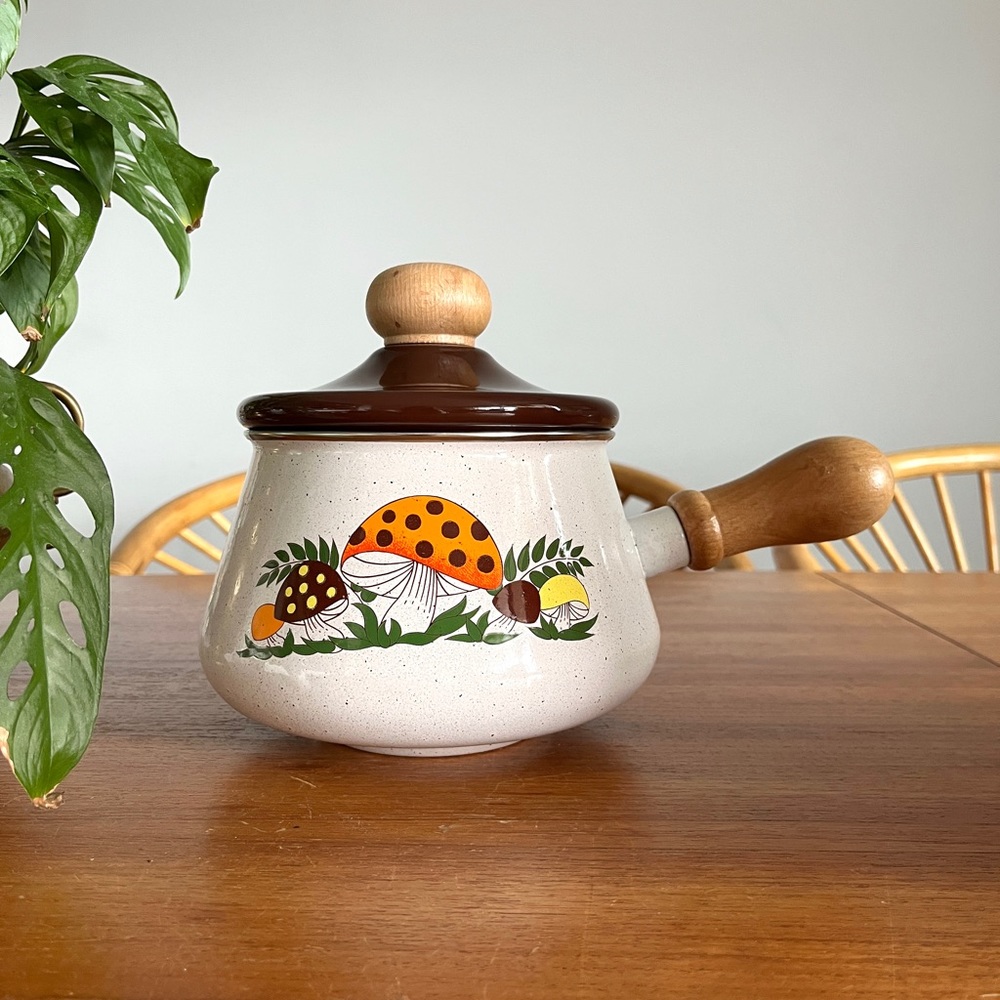 Merry Mushroom Fondu Pot